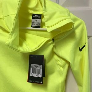 Nike Pro Hyperwarm running top - Size XS NWT!